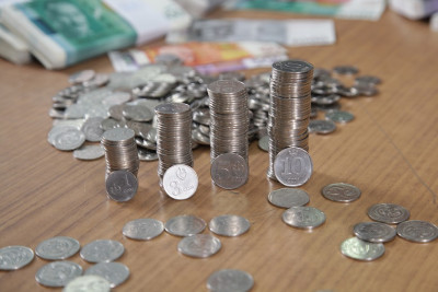 Байыганды үйрөнөбүз. Жаңы жылда акча топтоого жардам бере турган он чакырык.