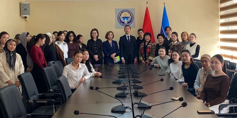 Лекция для факультета русской филологии КГУ им. И. Арабаева