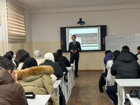 Эл аралык Кувейт университетинин студенттери үчүн лекция